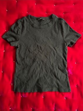 Banana Republic Black Short-Sleeve Crewneck Tee